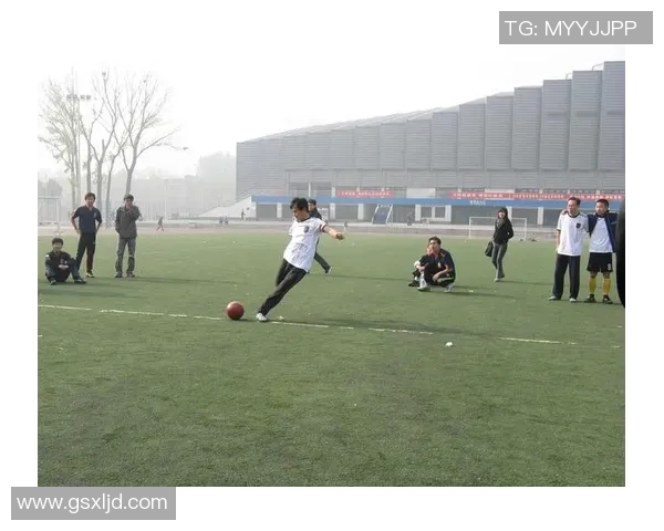 高校联赛分析：V5在比赛中的耐力表现与战术调整探讨